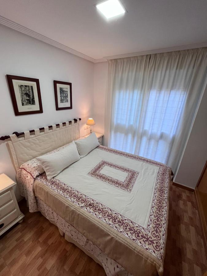 Gatu Villa Elvira Junto Al Hospital Y Playa 2 Dormit Y 2 Banos, Preferente Mayores De 25 Anos Y Familias Кадіс Екстер'єр фото