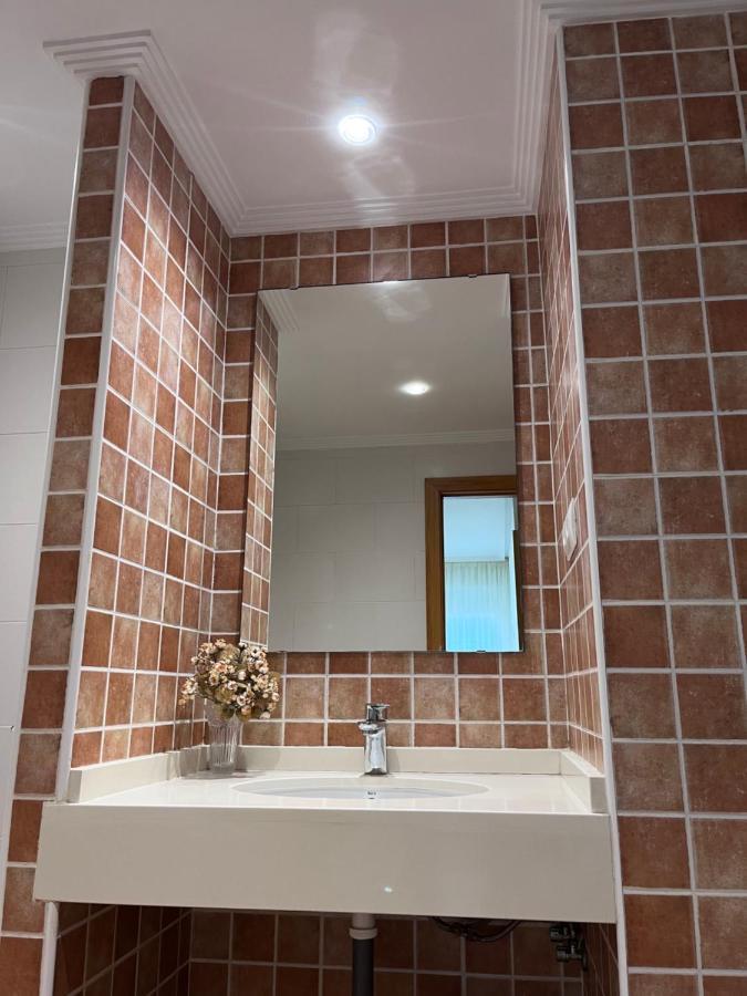 Gatu Villa Elvira Junto Al Hospital Y Playa 2 Dormit Y 2 Banos, Preferente Mayores De 25 Anos Y Familias Кадіс Екстер'єр фото