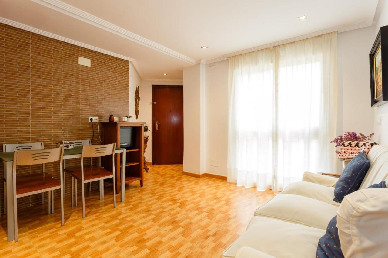 Gatu Villa Elvira Junto Al Hospital Y Playa 2 Dormit Y 2 Banos, Preferente Mayores De 25 Anos Y Familias Кадіс Екстер'єр фото